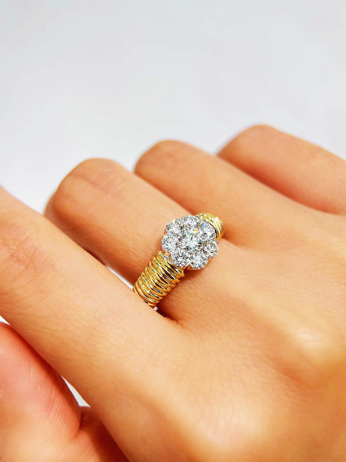 Vintage 18k Gold Diamond Ring (Item No. VT536）