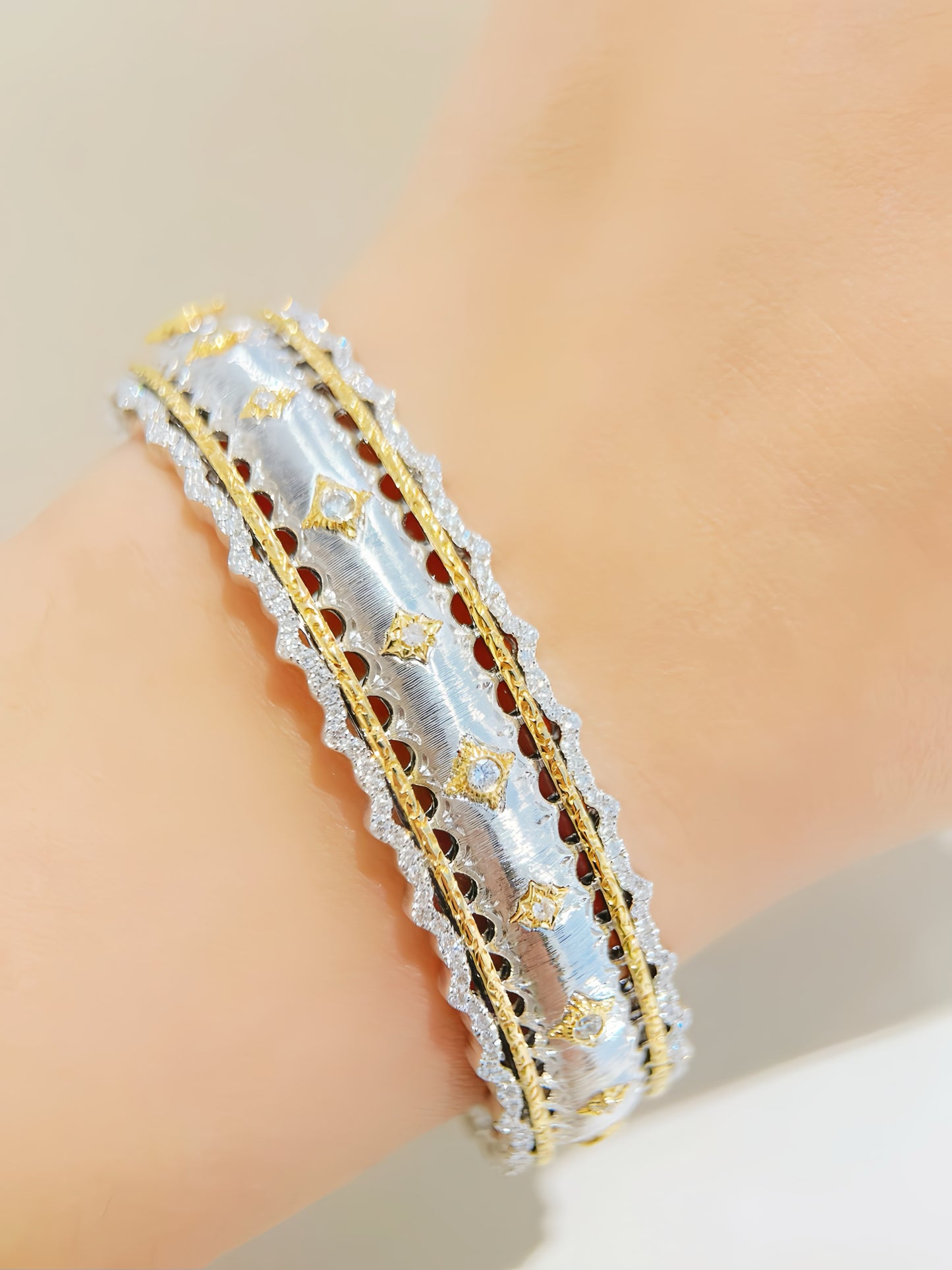 Vintage 18k Gold Diamond Bracelet (Item No. VT357)