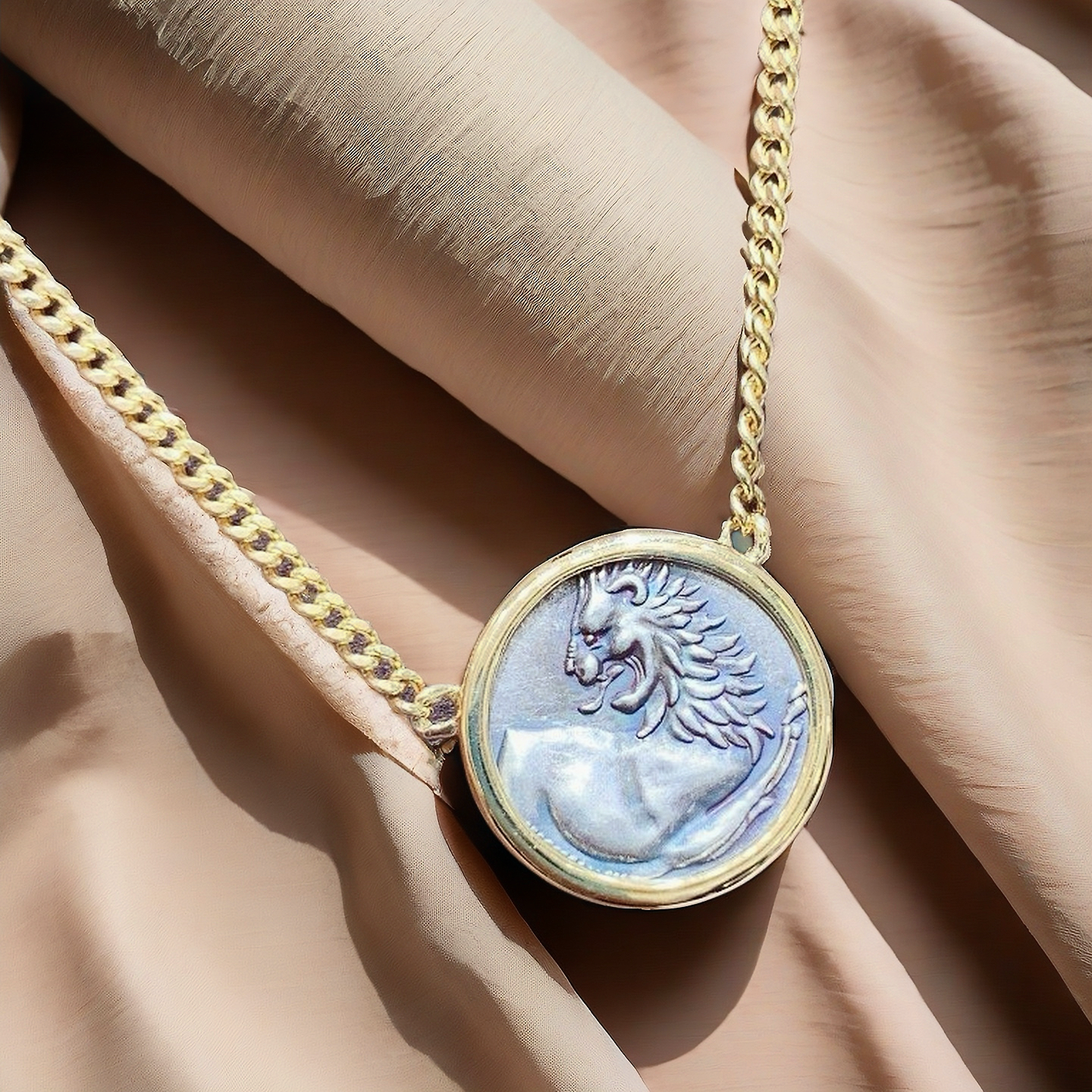 Lion Ancient Coin Medallion 18k Gold Pendant (Item No. COIN042）