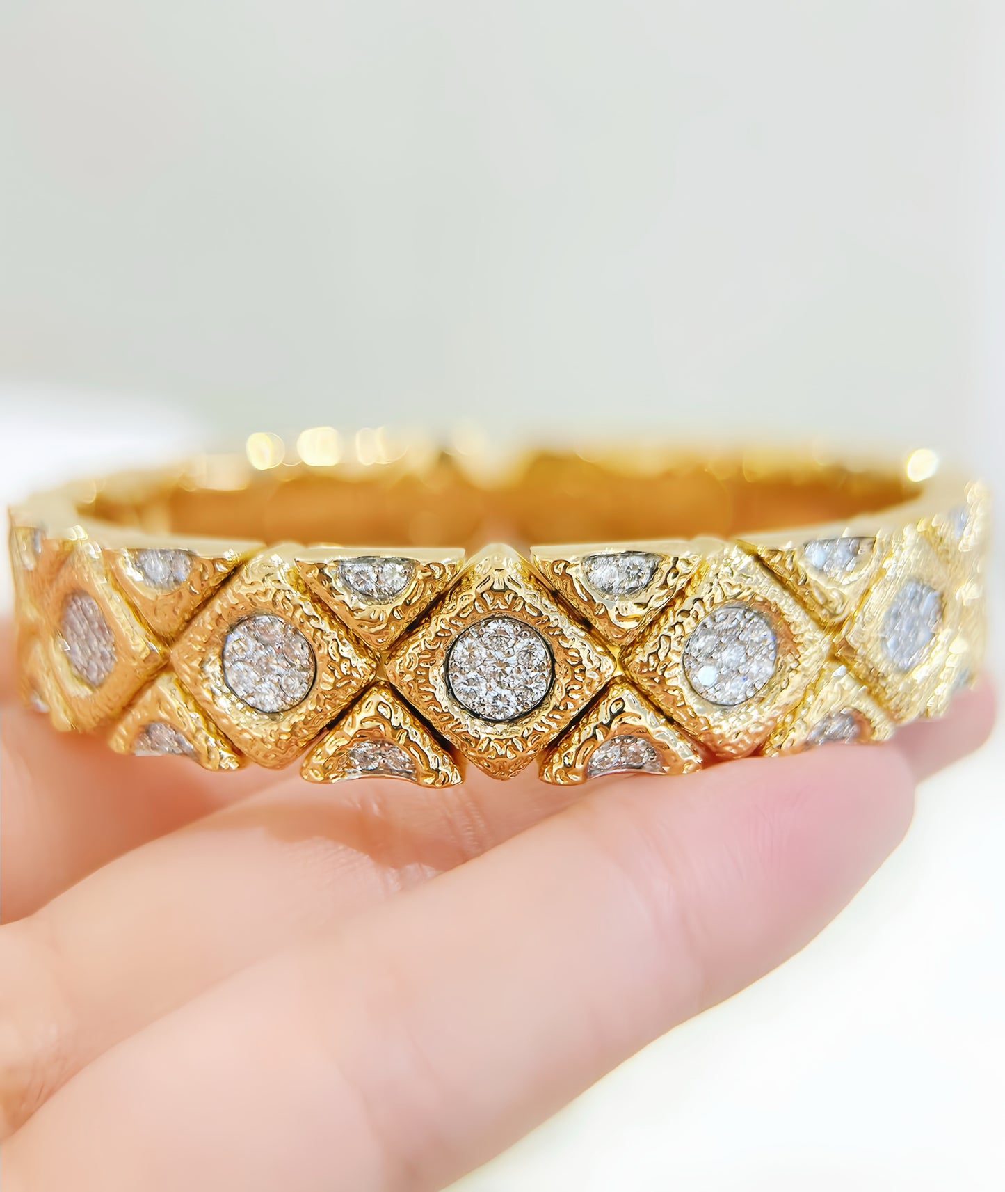 Vintage 18k Gold Diamond Bracelet (Item No. VT345)