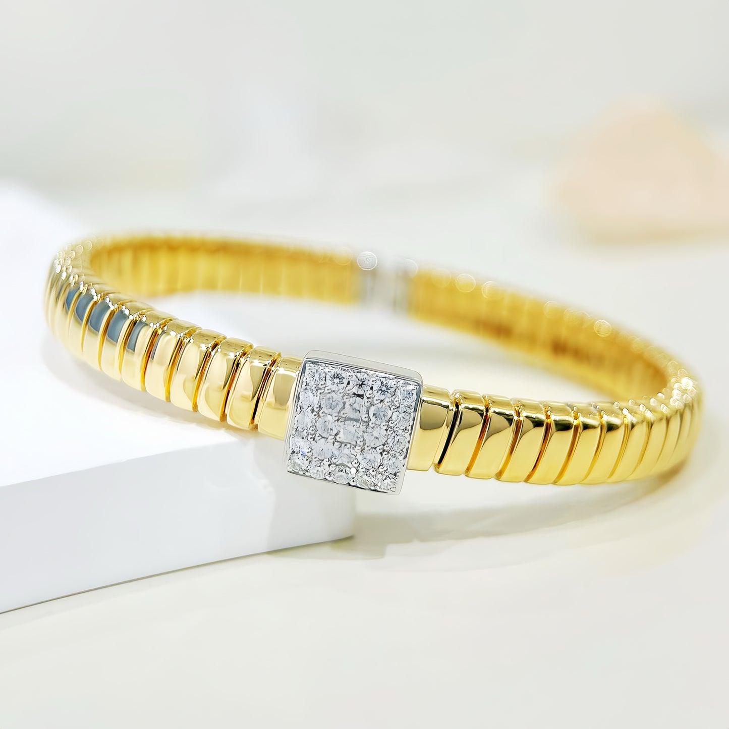 Vintage 18k Gold Diamond Bracelet  (Item No. VT344)