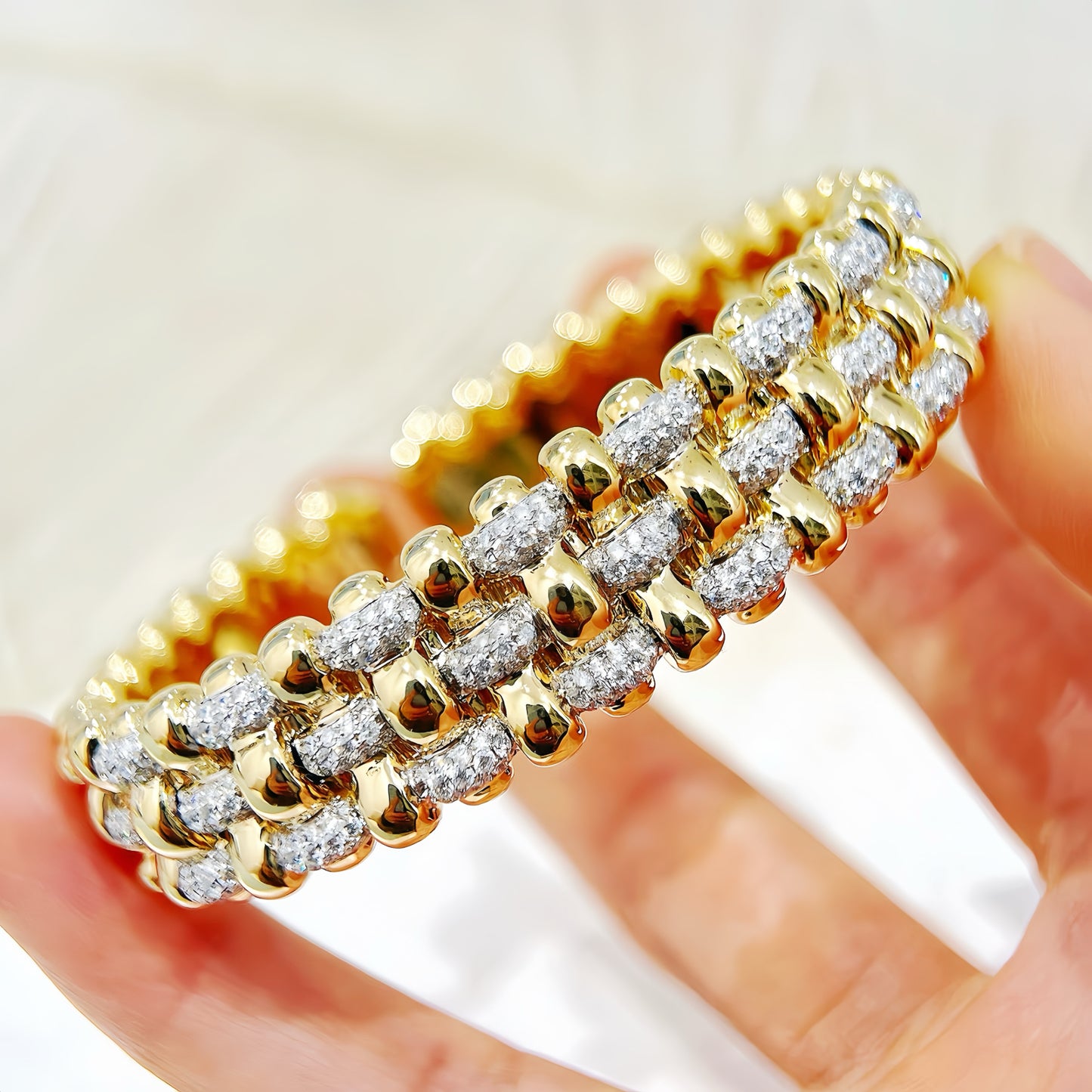 Vintage 18k Gold Diamond Bracelet (Item No. VT425）