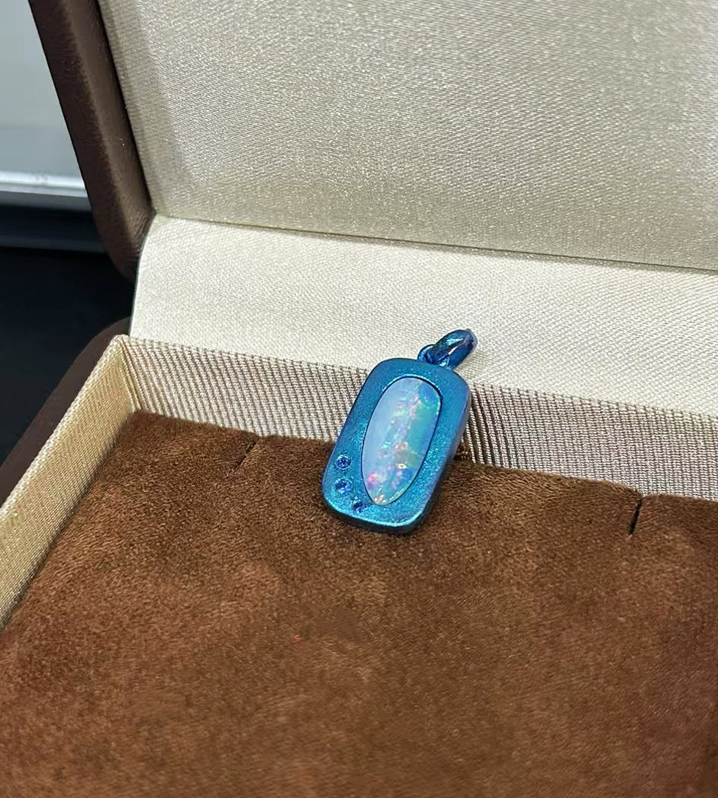 Anodized Titanium Ocean Blue Opal Pendant (Item No. TA005）