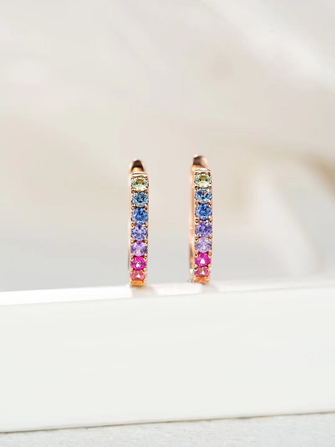 Rainbow Sapphire 18K Gold Earring (Item No. SA002）