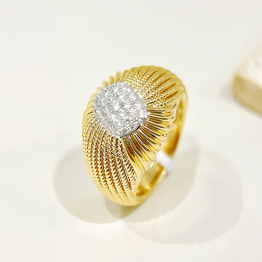 Vintage 18k Gold Diamond Ring (Item No. VT408）