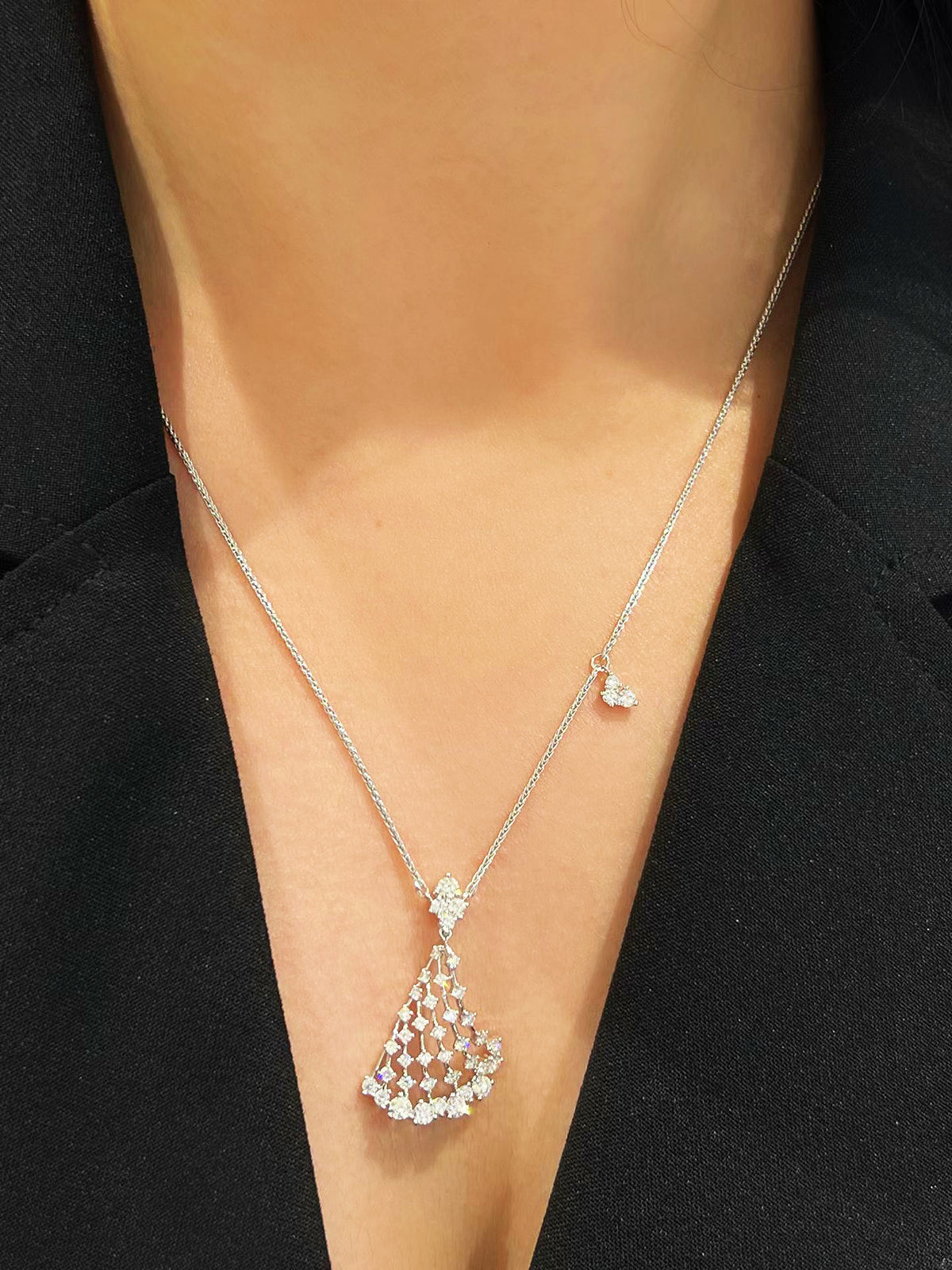Vintage 18k Gold Diamond Pendant (Item No. VT522）