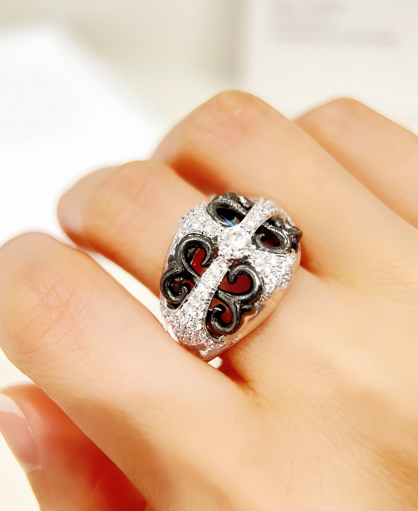 Vintage 18k Gold Diamond Ruby Ring (Item No. VT411）