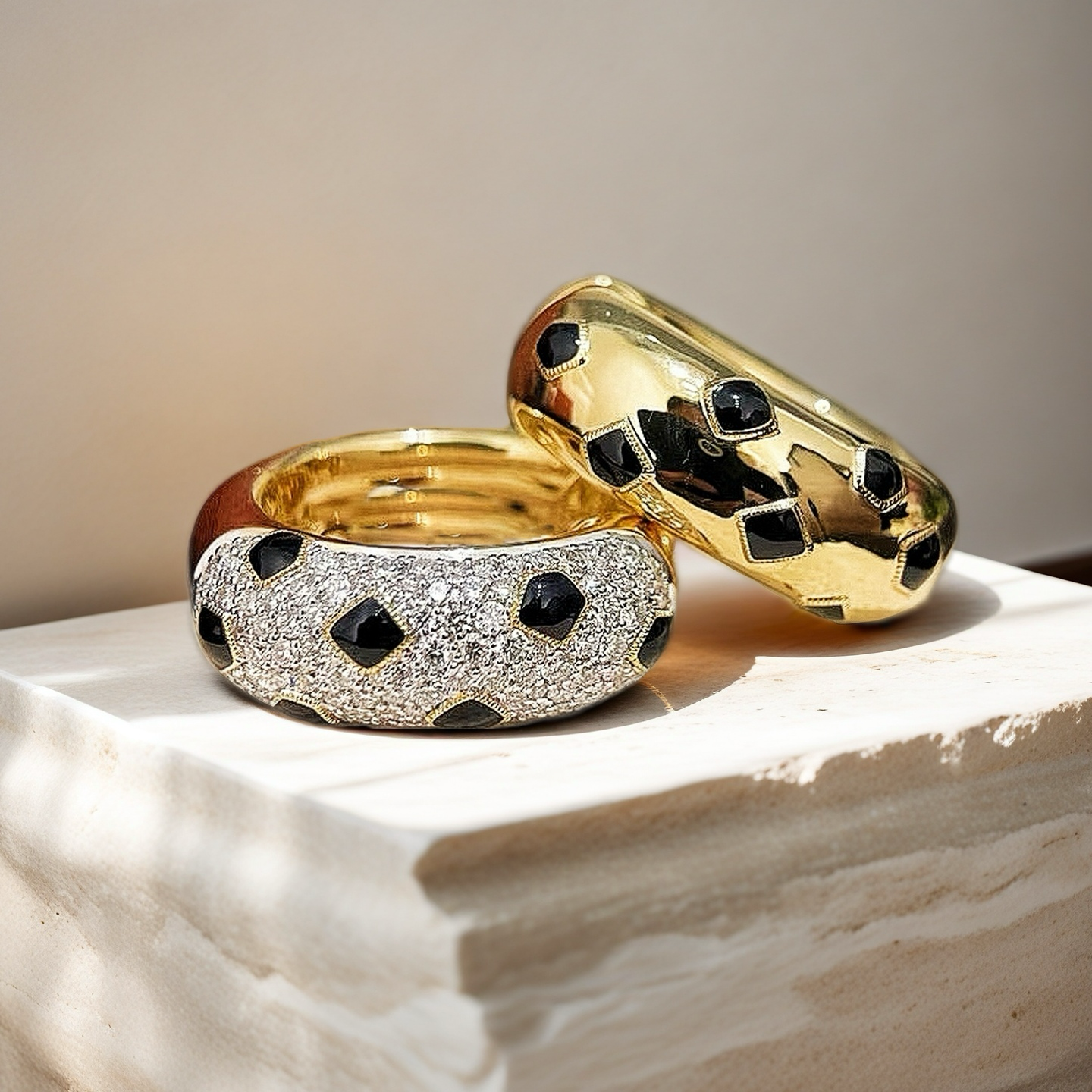 Black Panther Vintage 18k Gold Diamond Earring (Item No. VT021）