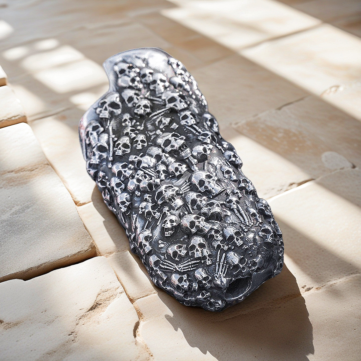 Gothic Burial Skull Silver Lighter Case (Item No. L0007)