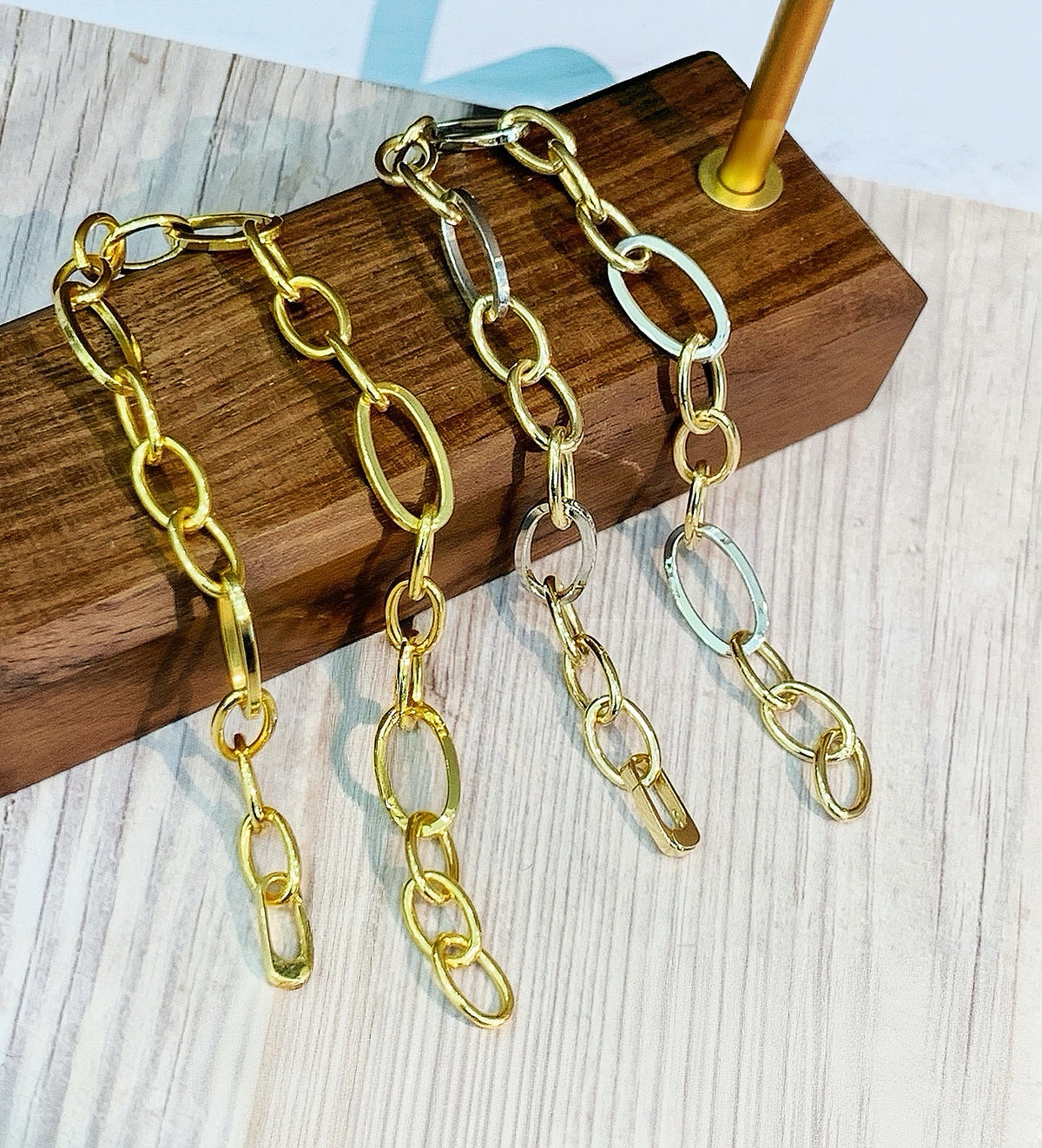 Curb Link 18K Gold Bracelet (Item No. SJB003）