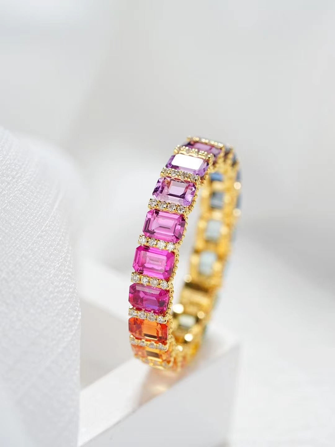 Rainbow Sapphire 18k Gold Ring (Item No. SA070）