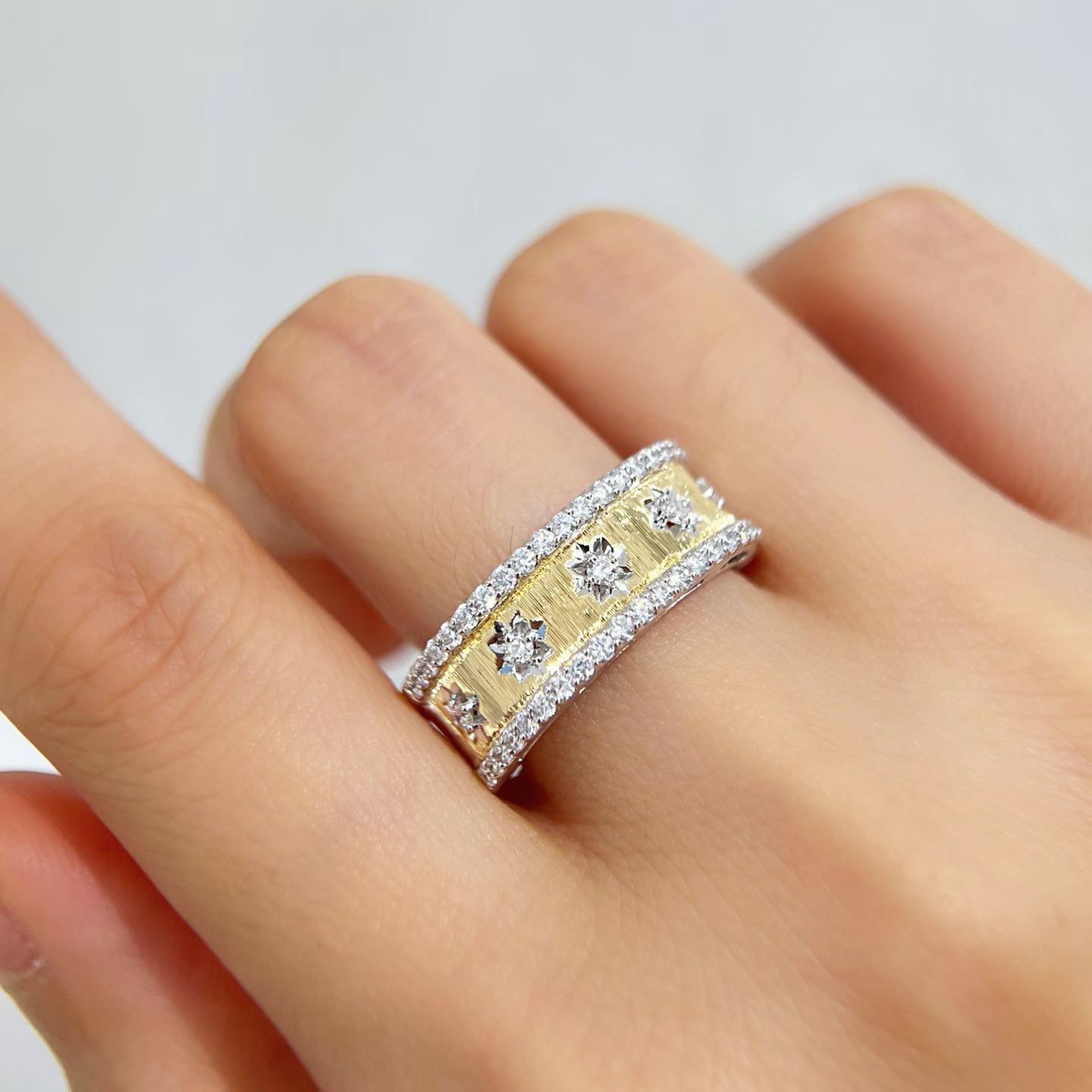 Vintage 18k Gold Diamond Emerald Ring (Item No. VT463）