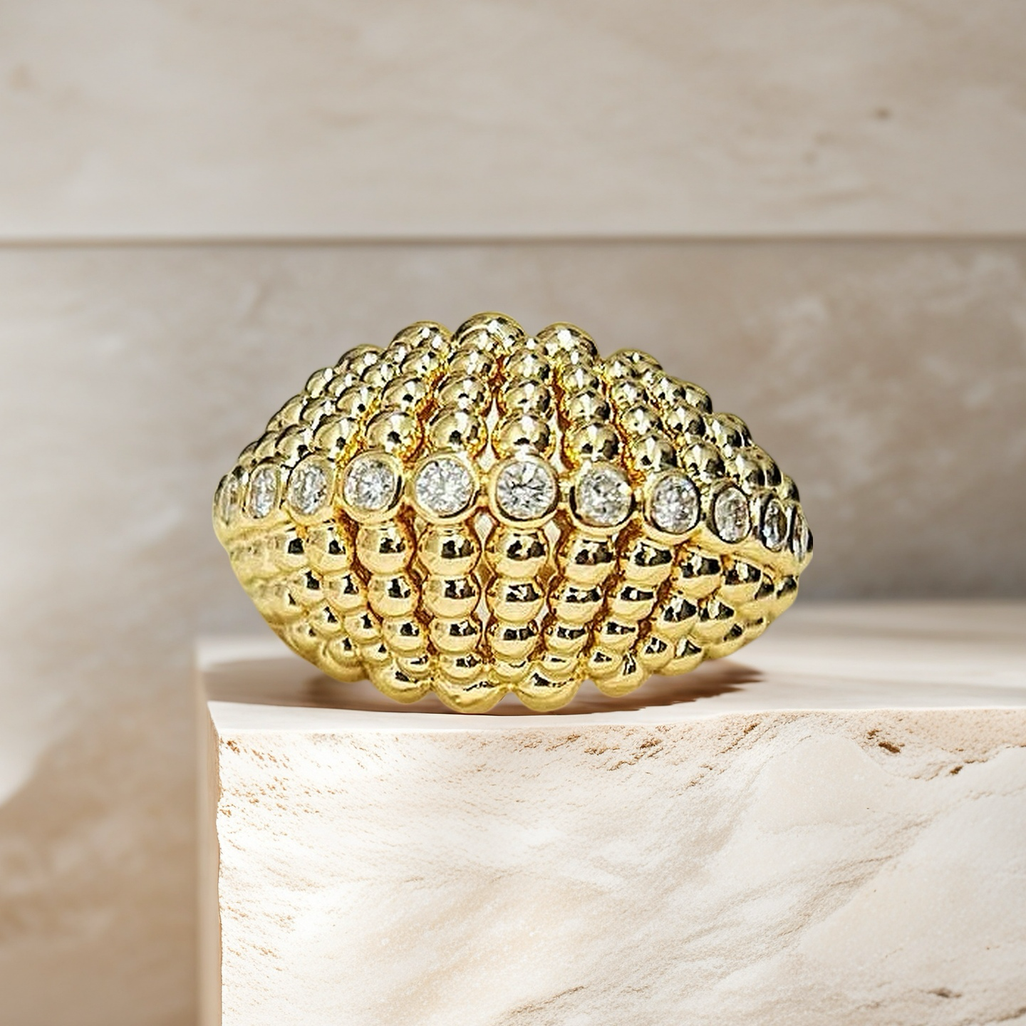 Shell Vintage 18k Gold Diamond Ring (Item No. VT020）