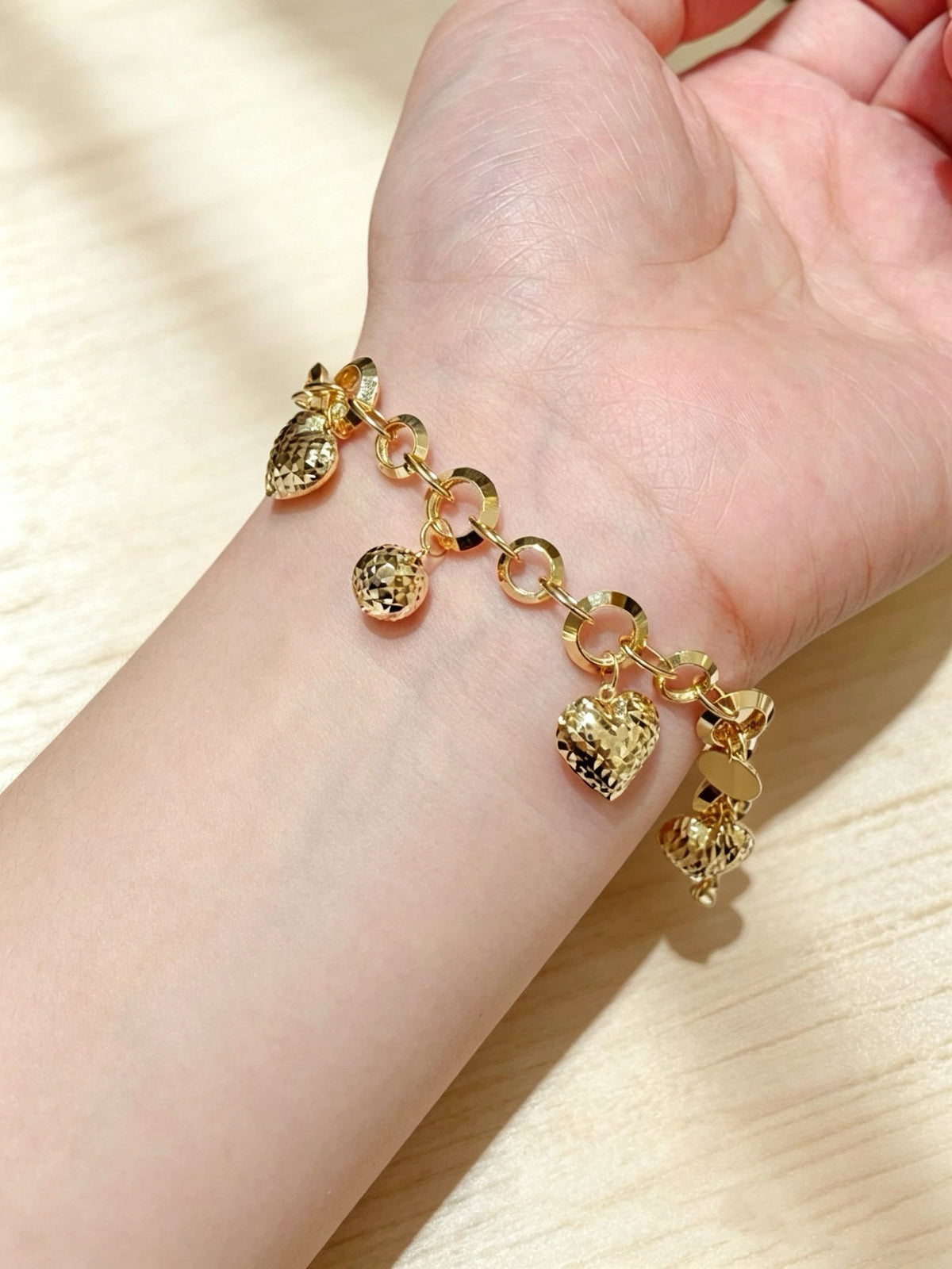 Friendship 18K Gold Bracelet (Item No. HFB019）
