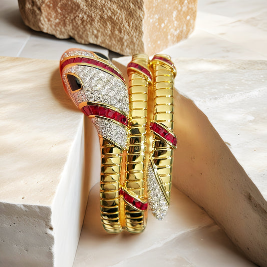 Ouroboro 18k Gold Diamond Bracelet (Item No. VT258）