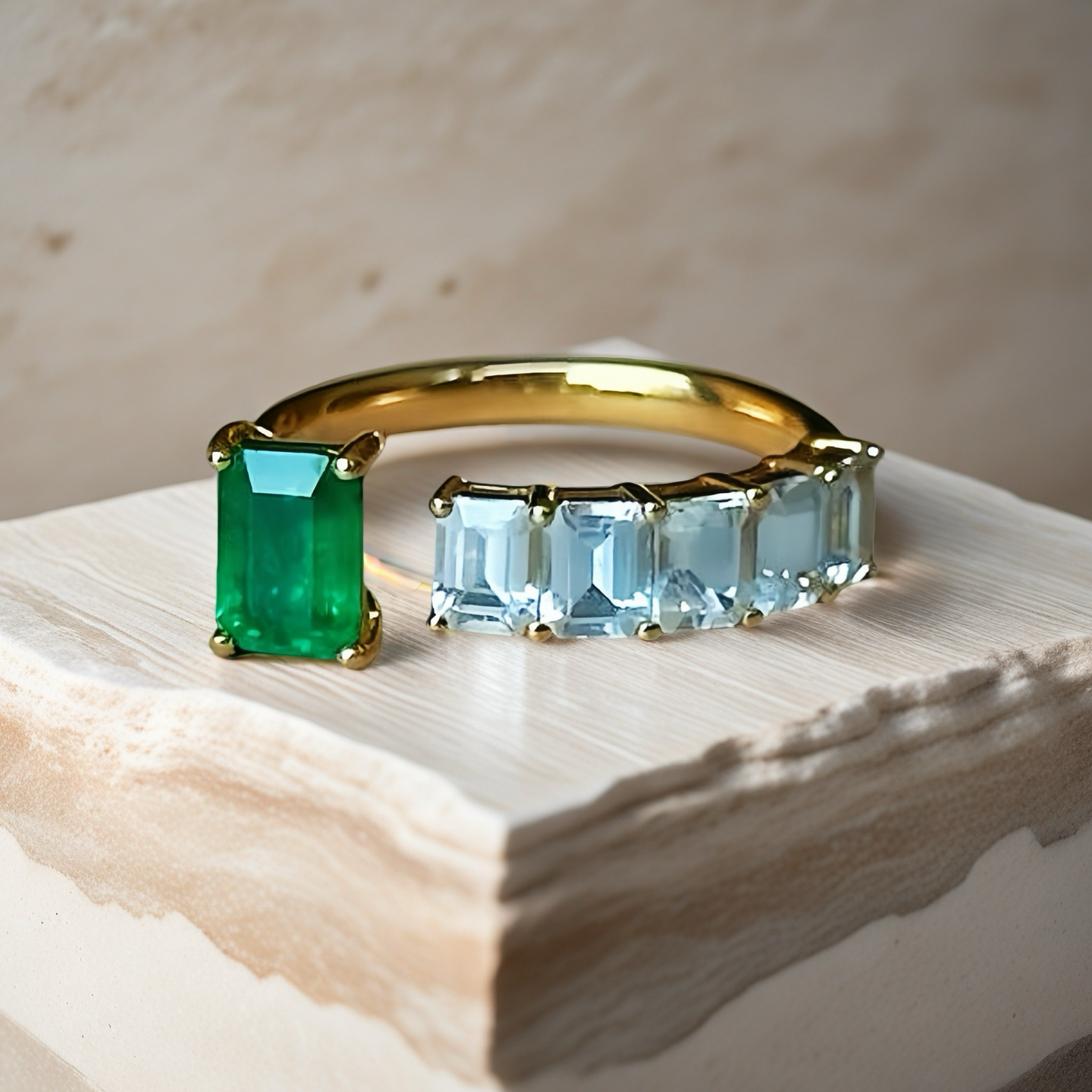 Toi et Moi 18k Gold Diamond Emerald Sapphire Ring (Item No. VT035）