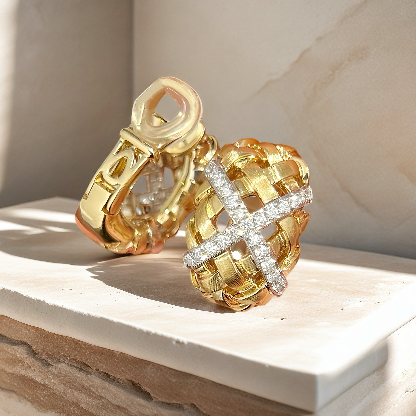 Weaving Vintage 18k Gold Diamond Earring (Item No. VT014）