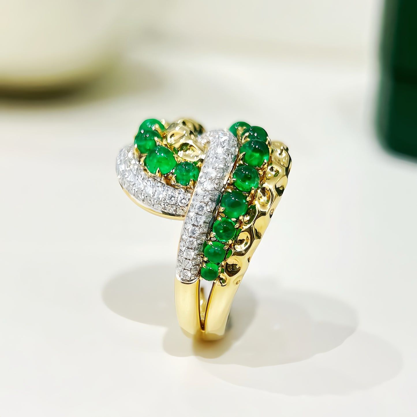 Vintage 18k Gold Diamond Emerald Ring (Item No. VT430）