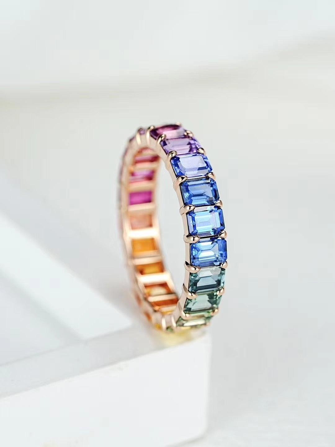 Rainbow Sapphire 18k Gold Ring (Item No. SA046）
