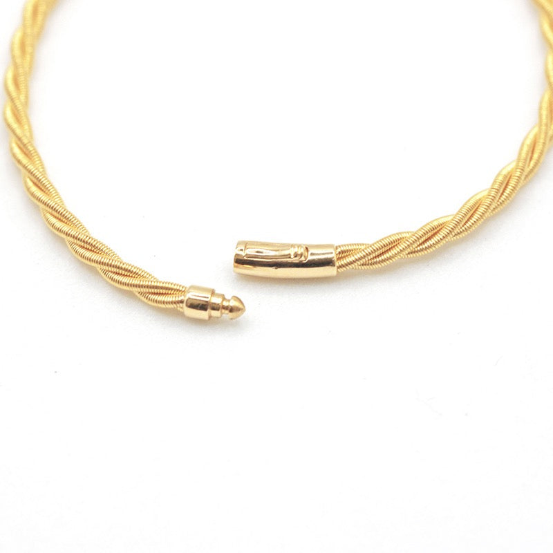 Twisted 18K Gold Bracelet (Item No. SR061CB)