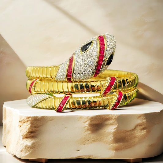 Ouroboro 18k Gold Diamond Bracelet (Item No. VT258）