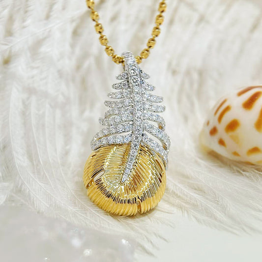 Leaf 18k Gold Diamond Pendant (Item No. VT484）
