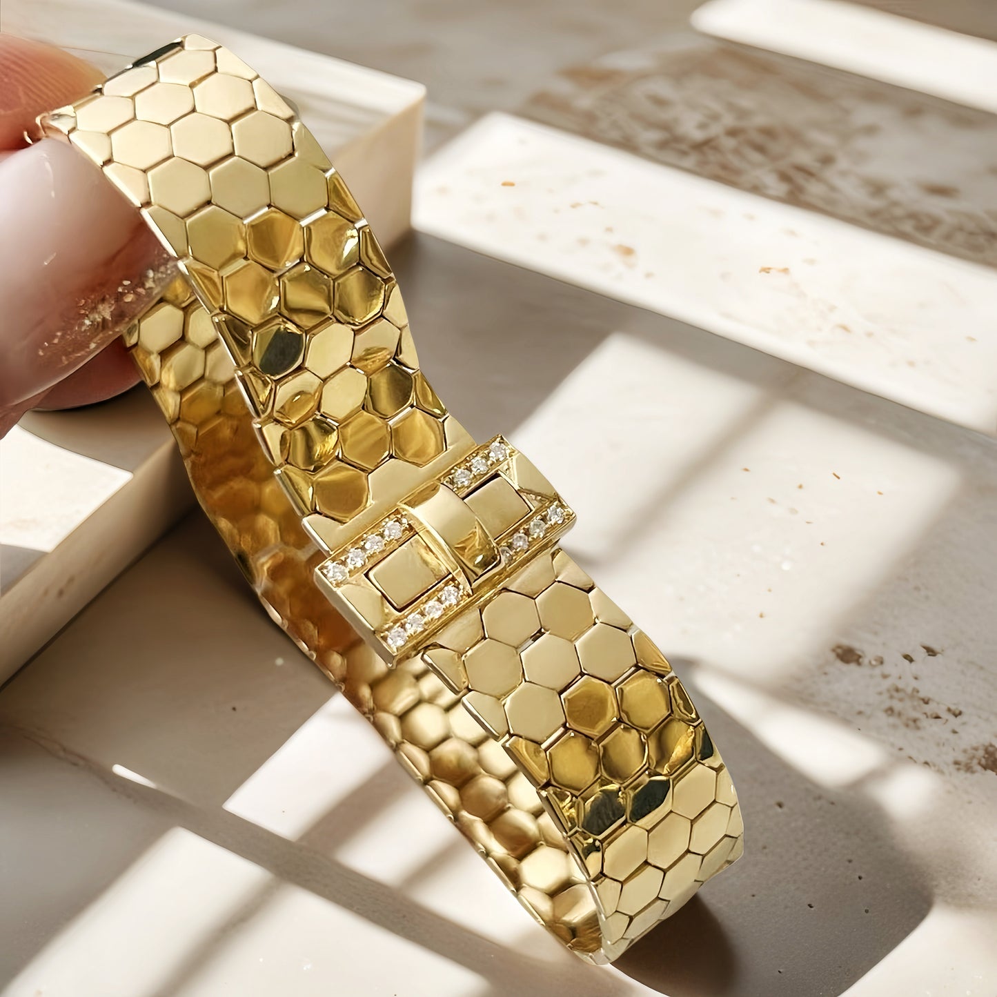 Vintage 18k Gold Diamond Bracelet (Item No. VT132）