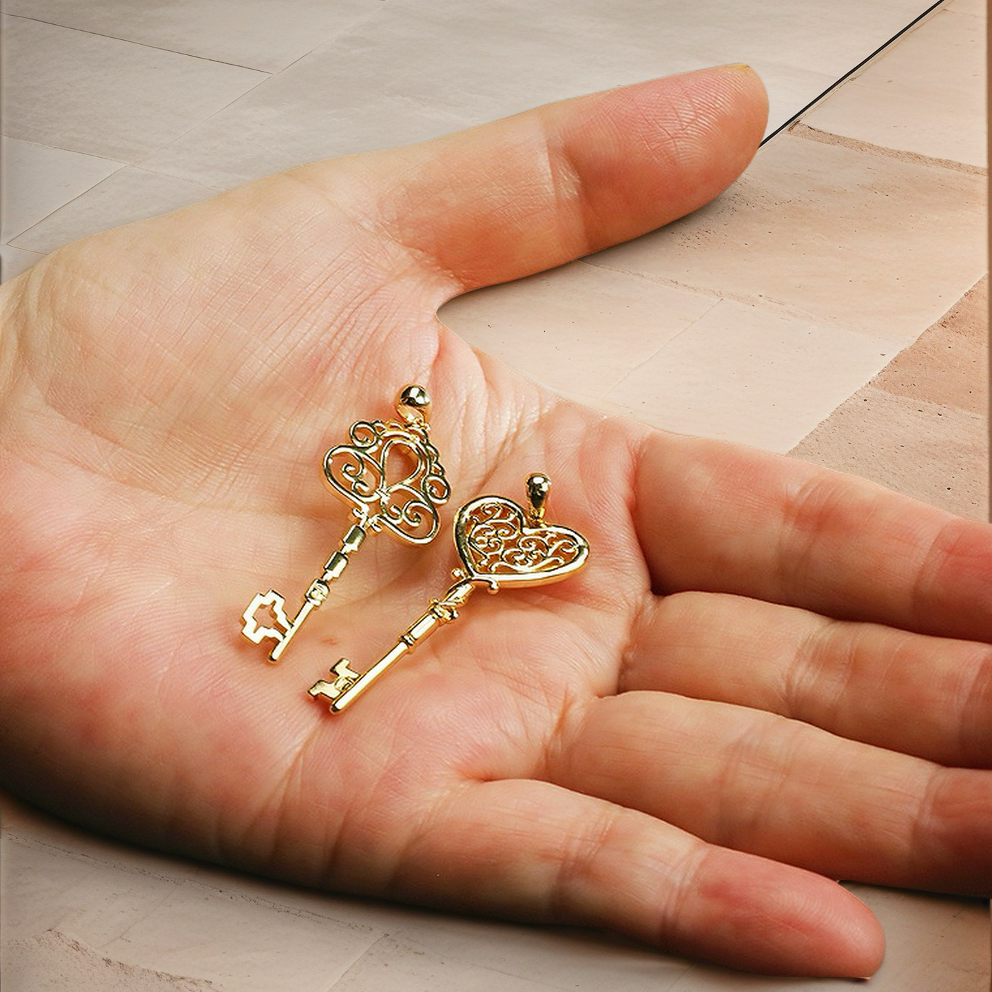 Renaissance Key Diamond 925 Sterling Silver/9k/14k/18k Gold Pendant (Item No. GP0002）