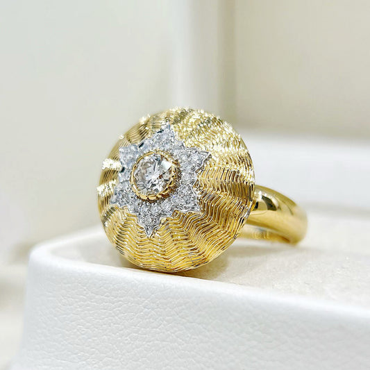 Vintage 18k Gold Diamond Ring (Item No. VT493）