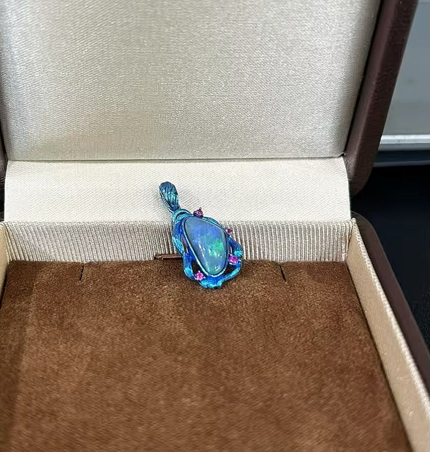 Anodized Titanium Ocean Blue Opal Pendant (Item No. TA001）