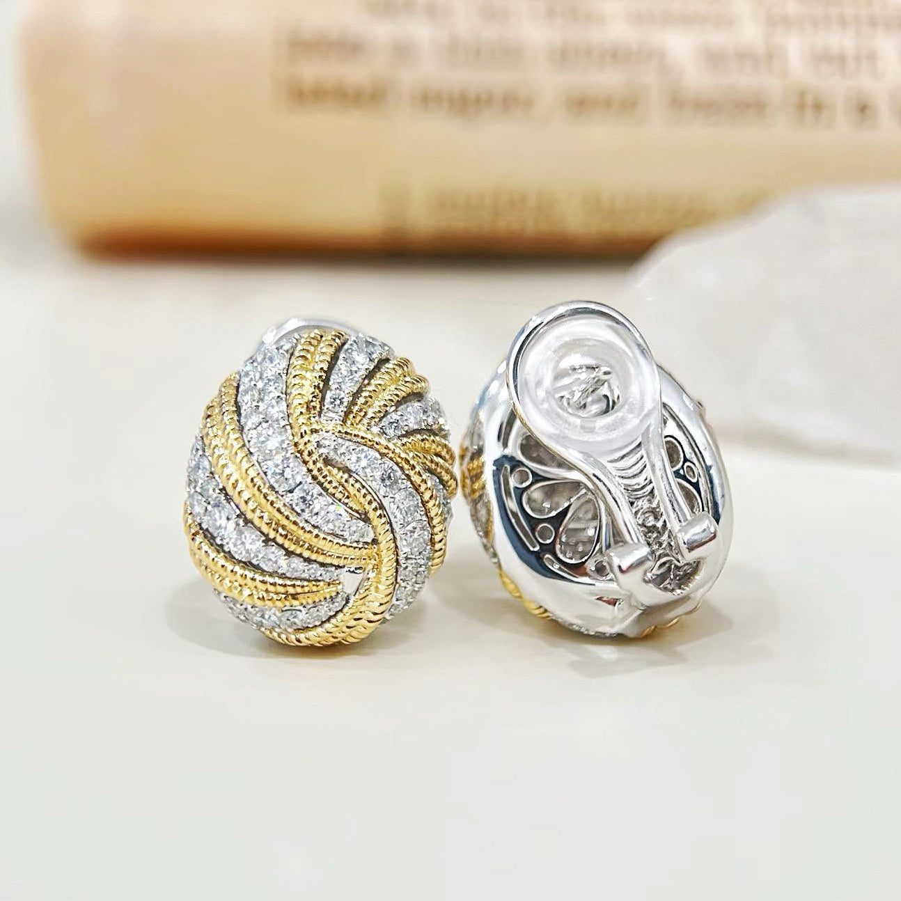 Vintage 18k Gold Diamond Earring (Item No. VT475）