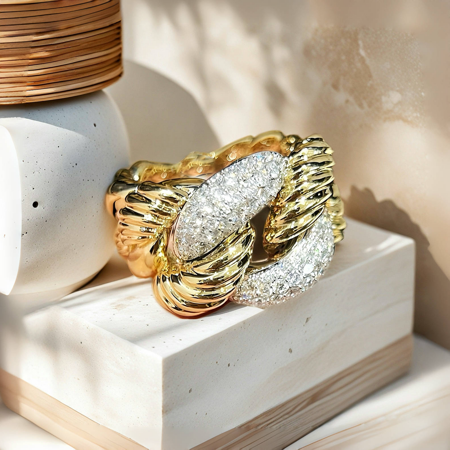 Large Vintage Cuban 18k Gold Diamond Ring (Item No. VT007）