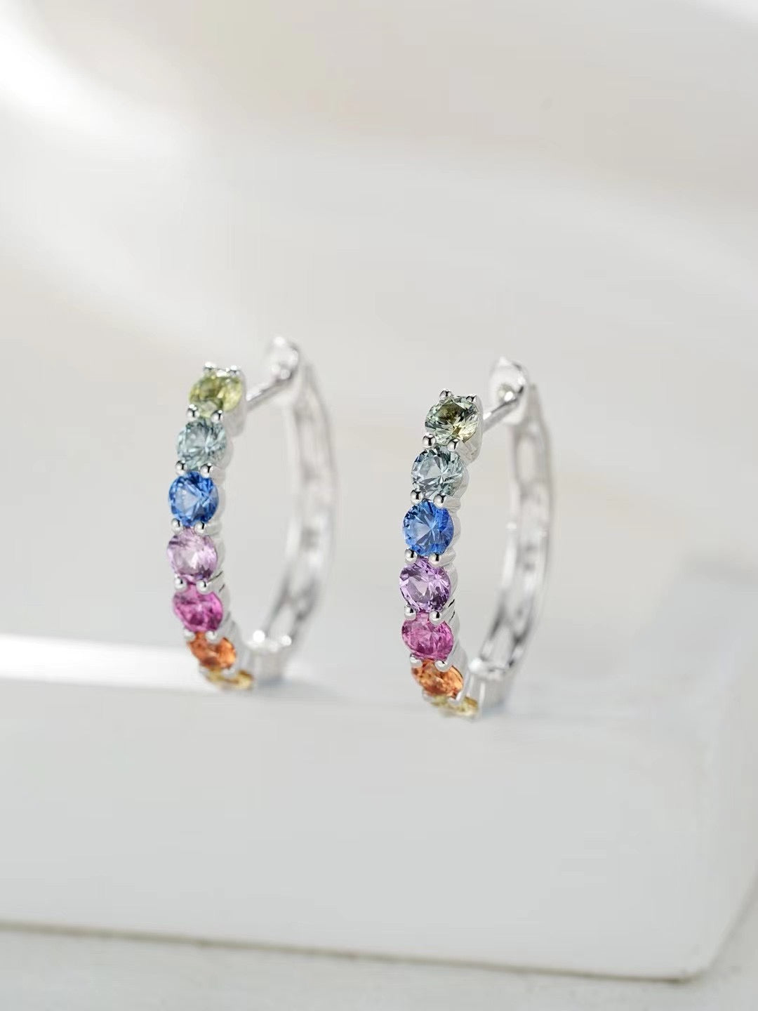 Rainbow Sapphire 18k Gold Earring (Item No. SA085）