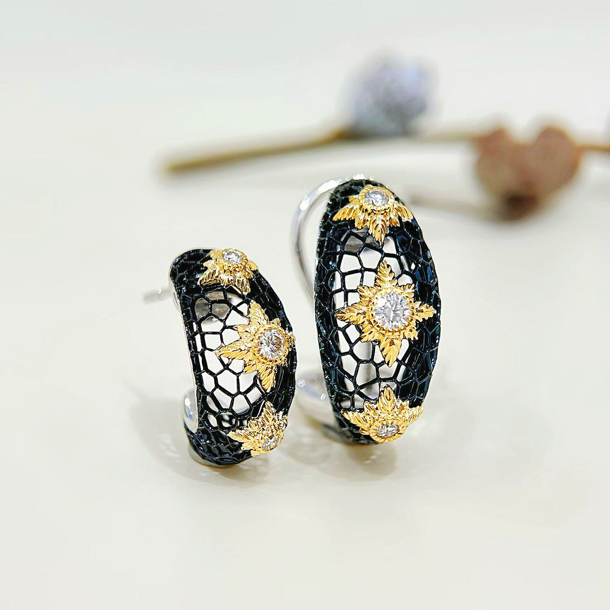 Vintage 18k Gold Diamond Earring (Item No. VT517）
