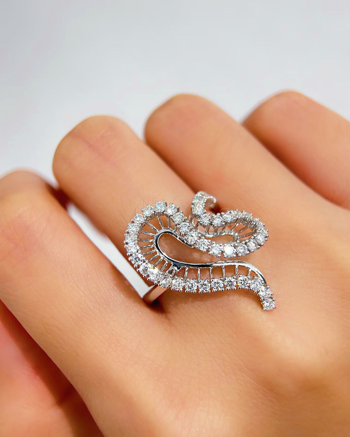 Vintage 18k Gold Diamond Ring (Item No. VT503）