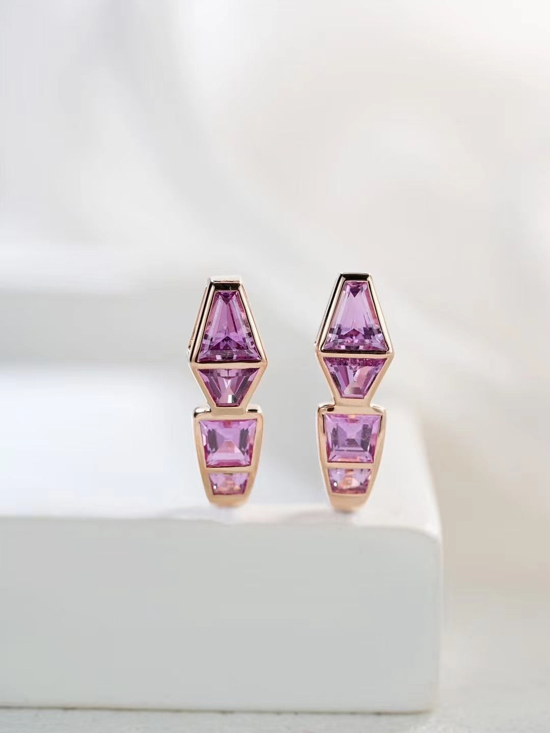 Snake Rainbow Sapphire 18K Gold Earring (Item No. SA008）