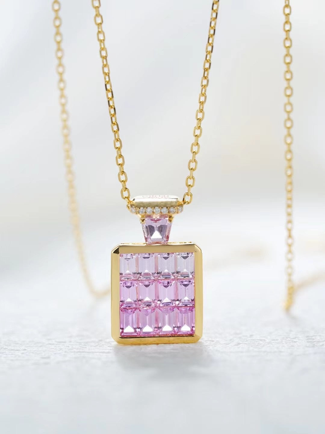 Rainbow Sapphire 18k Gold Pendant (Item No. SA091）