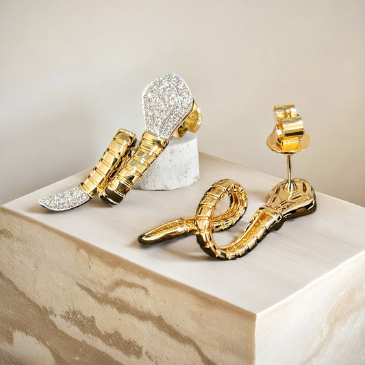 Snake 18k Gold Diamond Sapphire Earring (Item No. VT193）