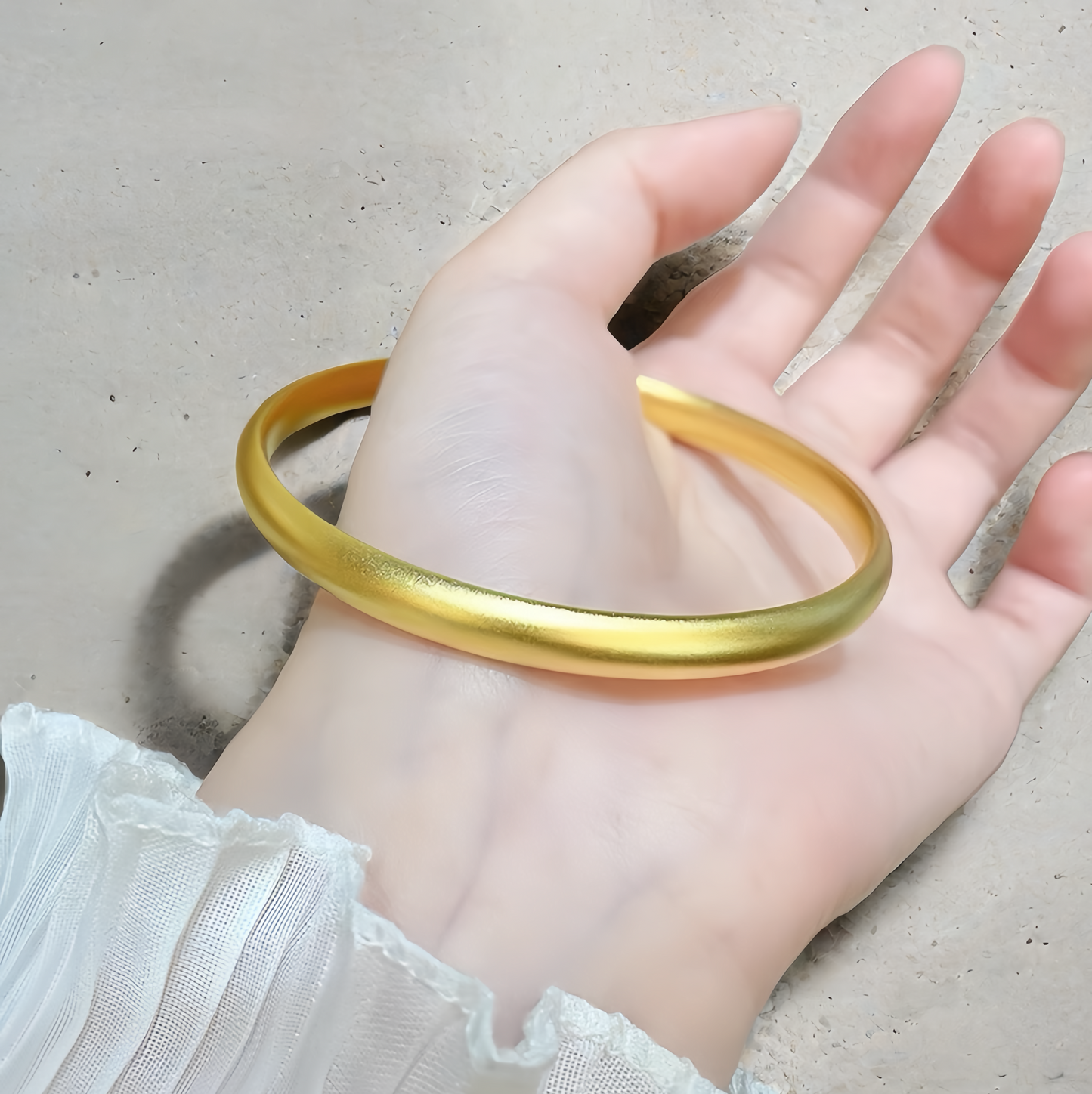 Hollow 24K Gold Bangle (Item No. GB0026)