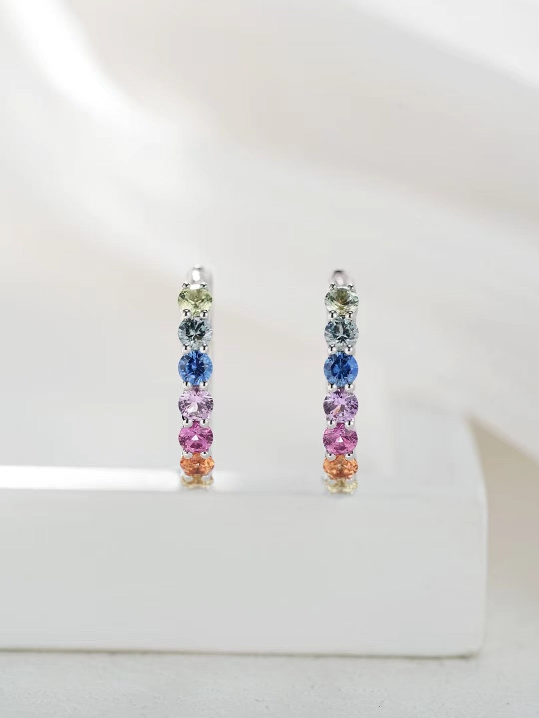 Rainbow Sapphire 18k Gold Earring (Item No. SA085）