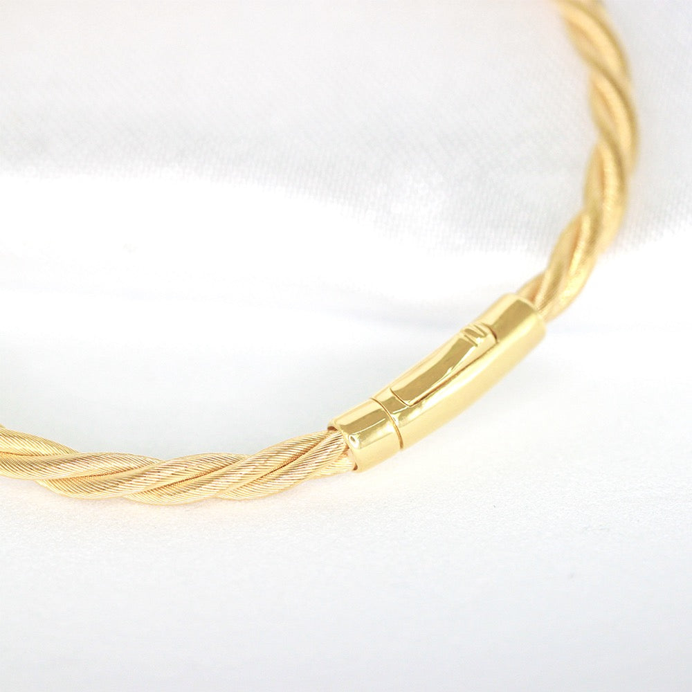 Twisted 18K Gold Bracelet (Item No. SH101CB)