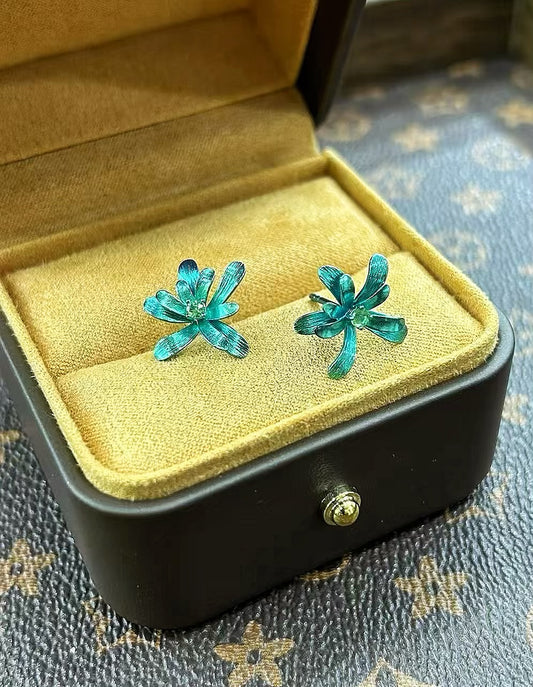 Anodized Titanium Ocean Blue Tsavorite Earring (Item No. TA008）