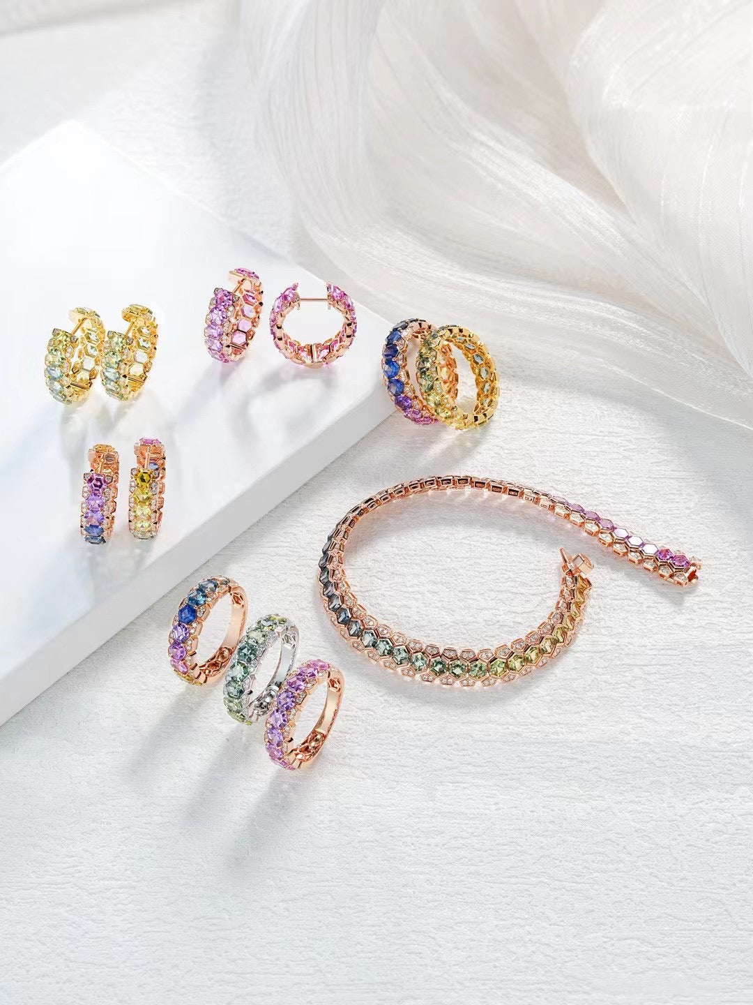 Rainbow Sapphire 18k Gold Ring (Item No. SA051）