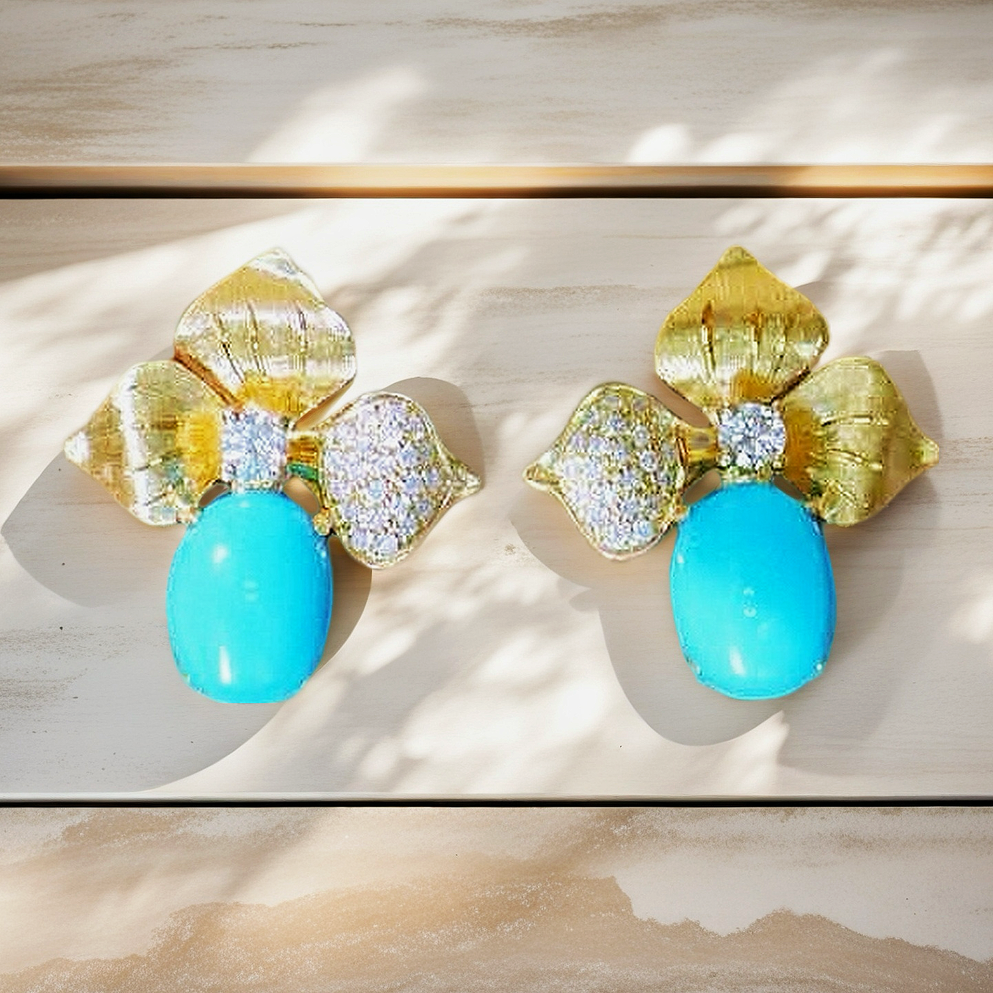 Vintage Turquoise 18k Gold Diamond Earring (Item No. VT054）