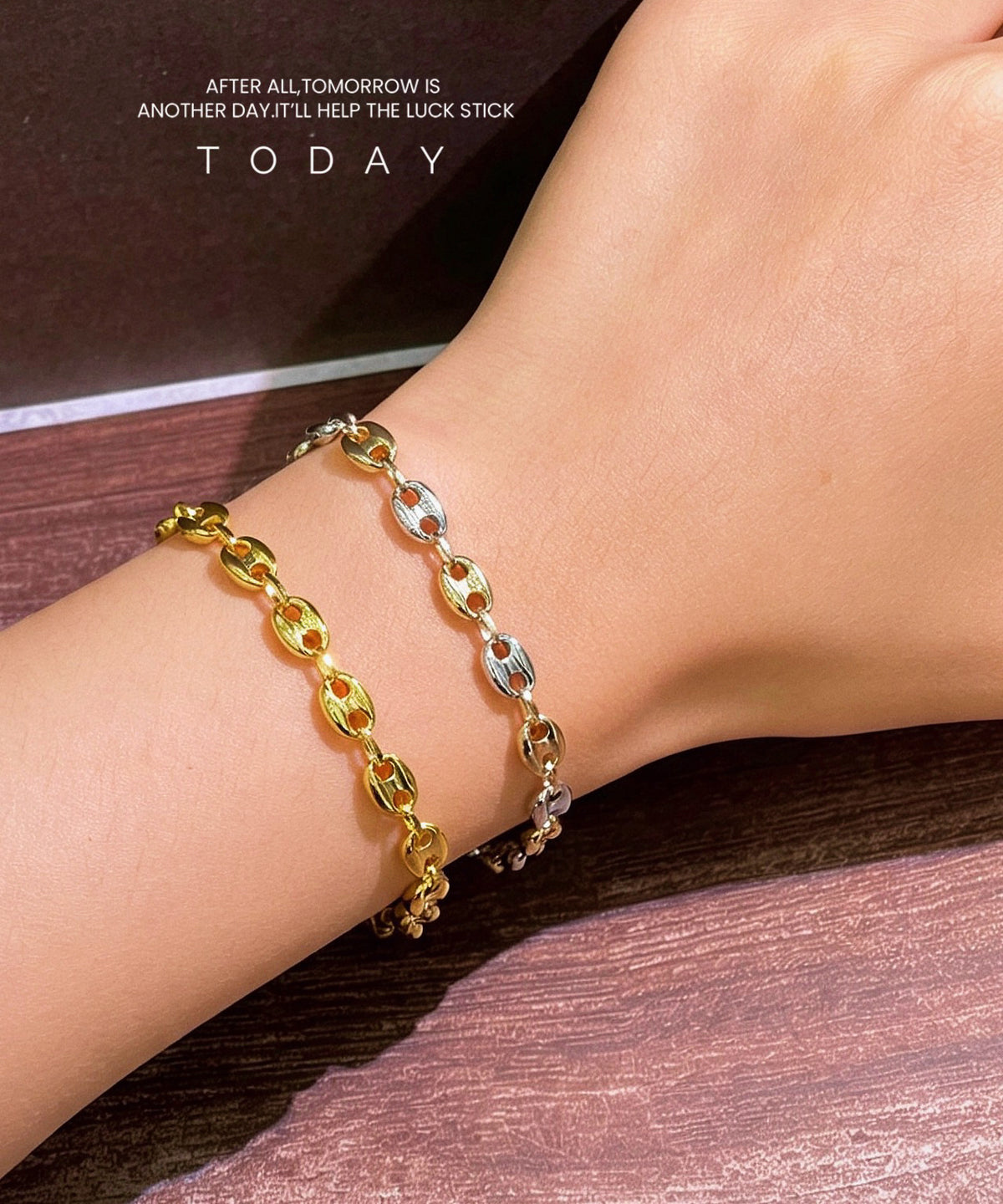 Pig Nose 18K Gold Bracelet (Item No. SJB013）