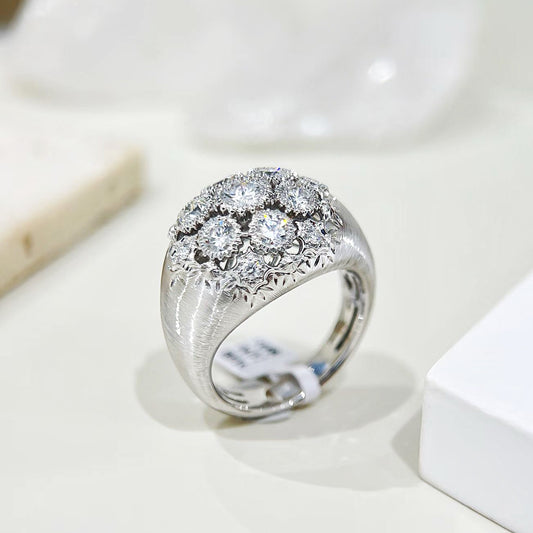 Vintage 18k Gold Diamond Ring (Item No. VT481）