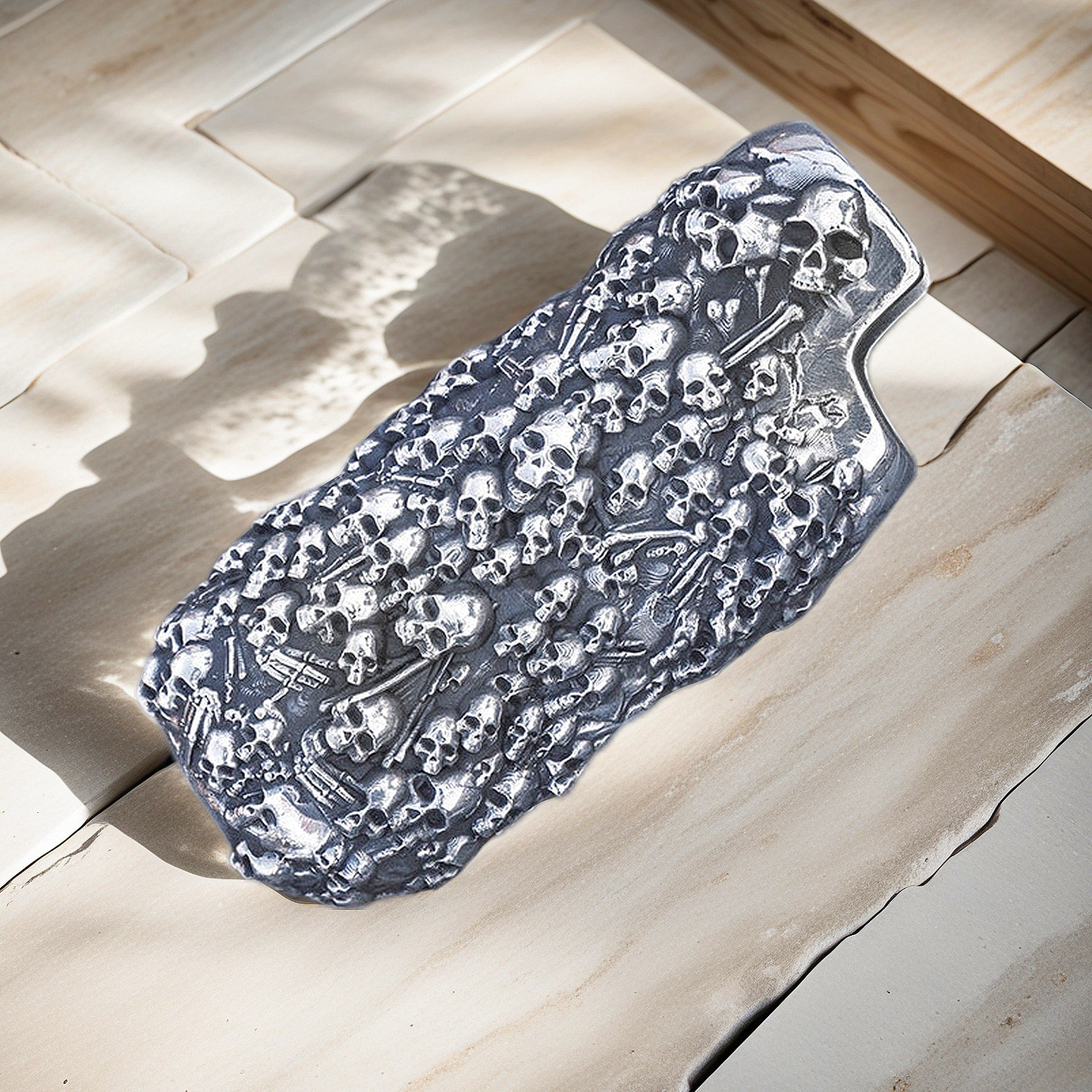 Gothic Burial Skull Silver Lighter Case (Item No. L0007)