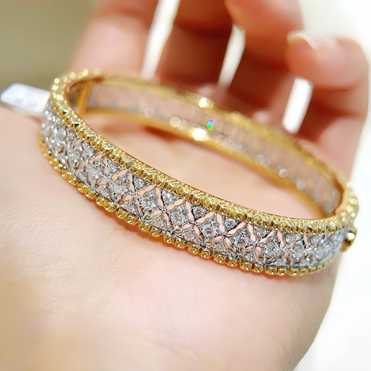 Vintage 18k Gold Diamond Bracelet (Item No. VT441）