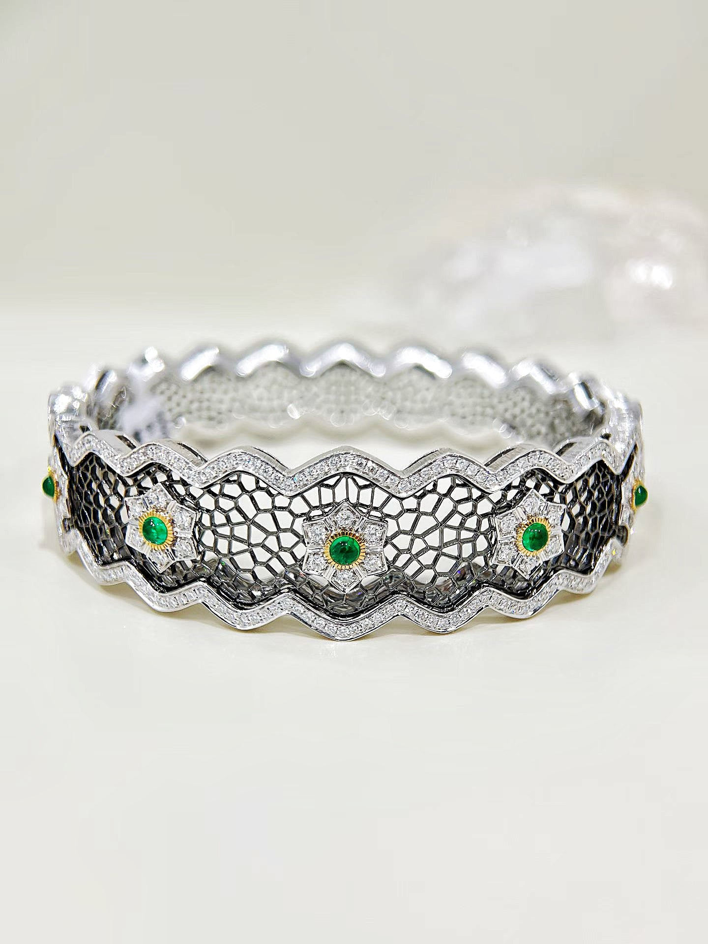 Lace Vintage 18k Gold Diamond Bracelet (Item No. VT500）