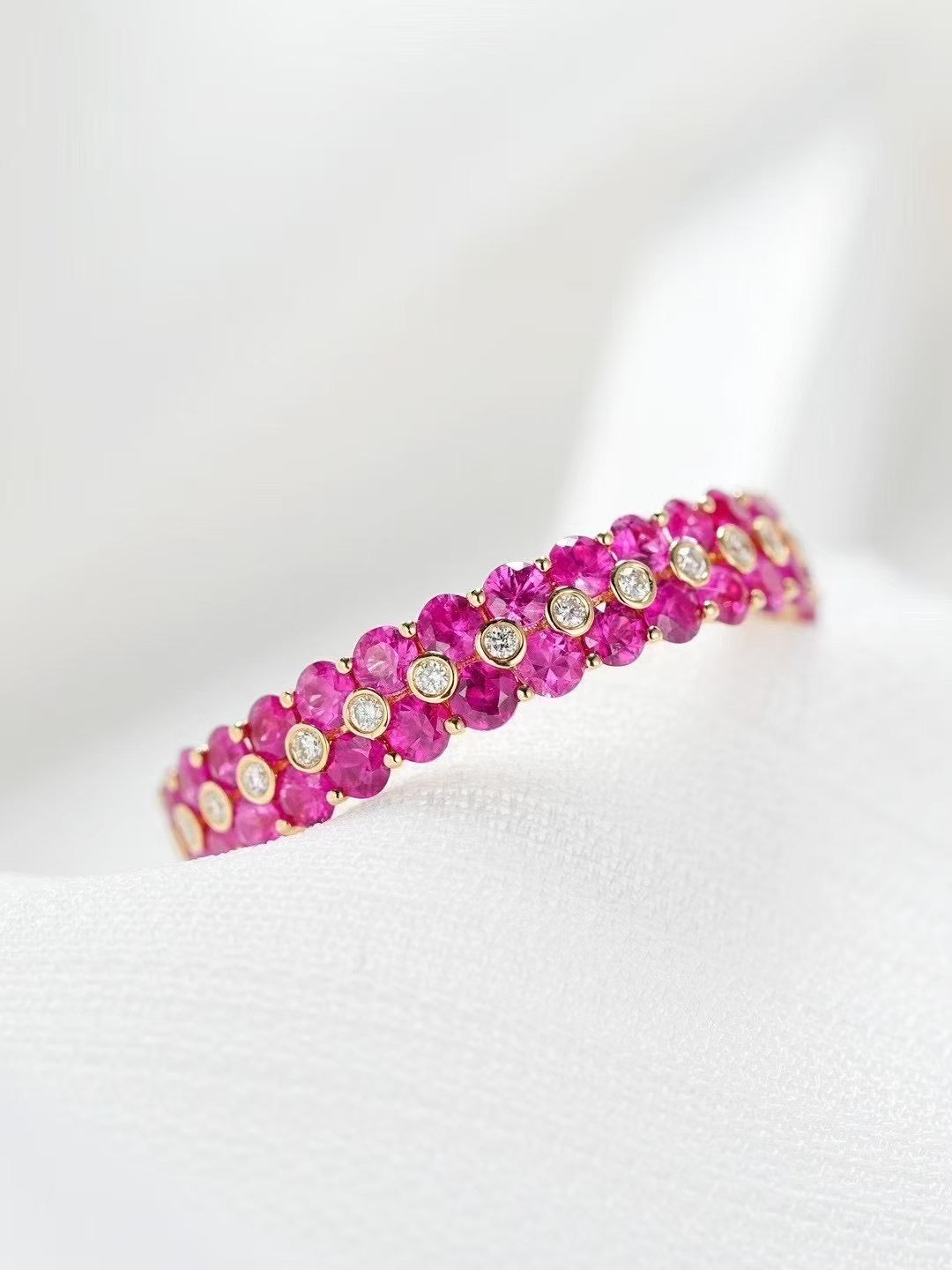 Ruby 18k Gold Ring (Item No. SA117）